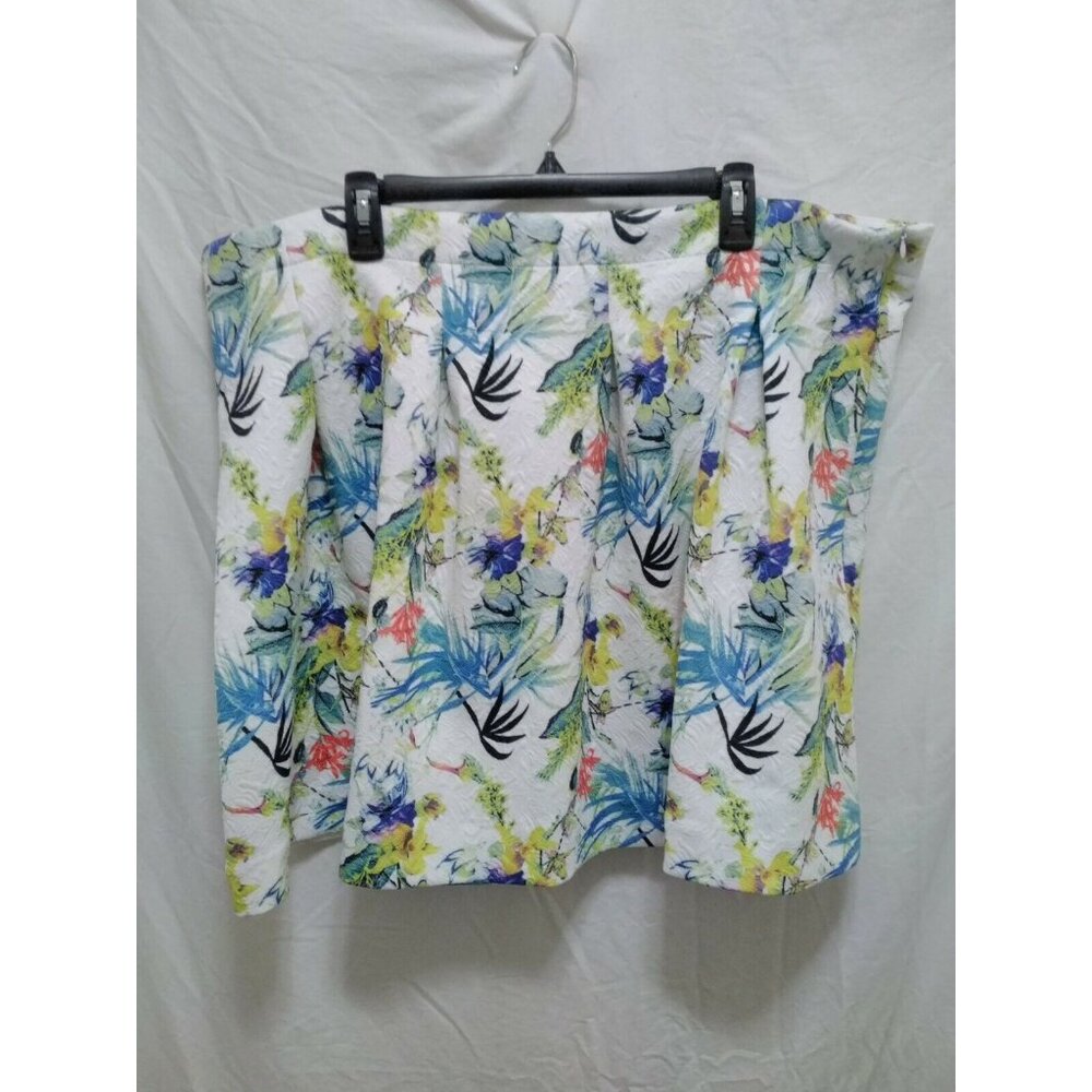 Kate & Mallory Pleated Textured White Multicolor Floral Skirt 1X‎